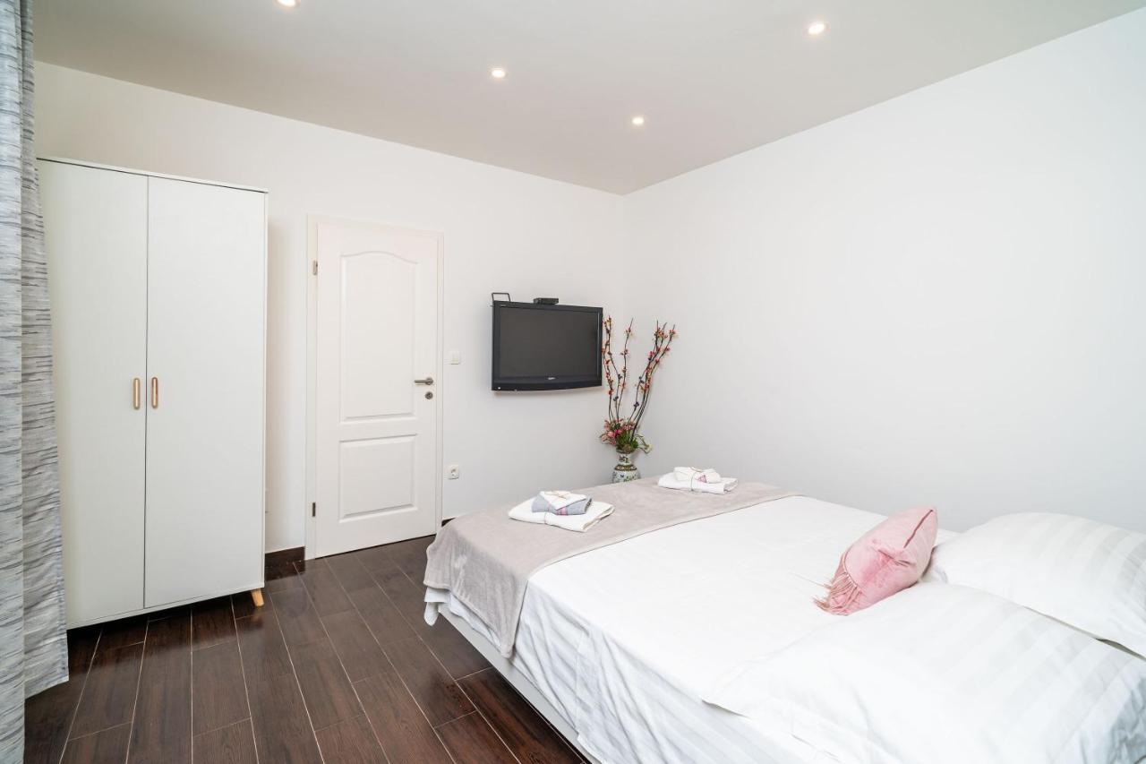 Dub 3 Apartament